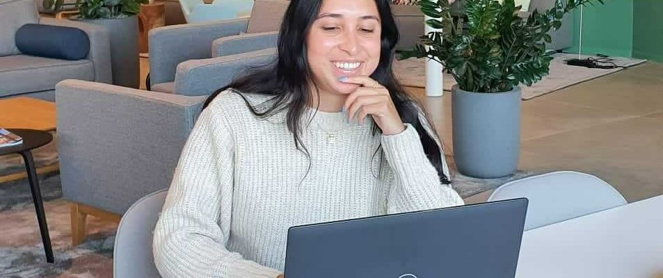 Patricia met laptop bij BlooSEM